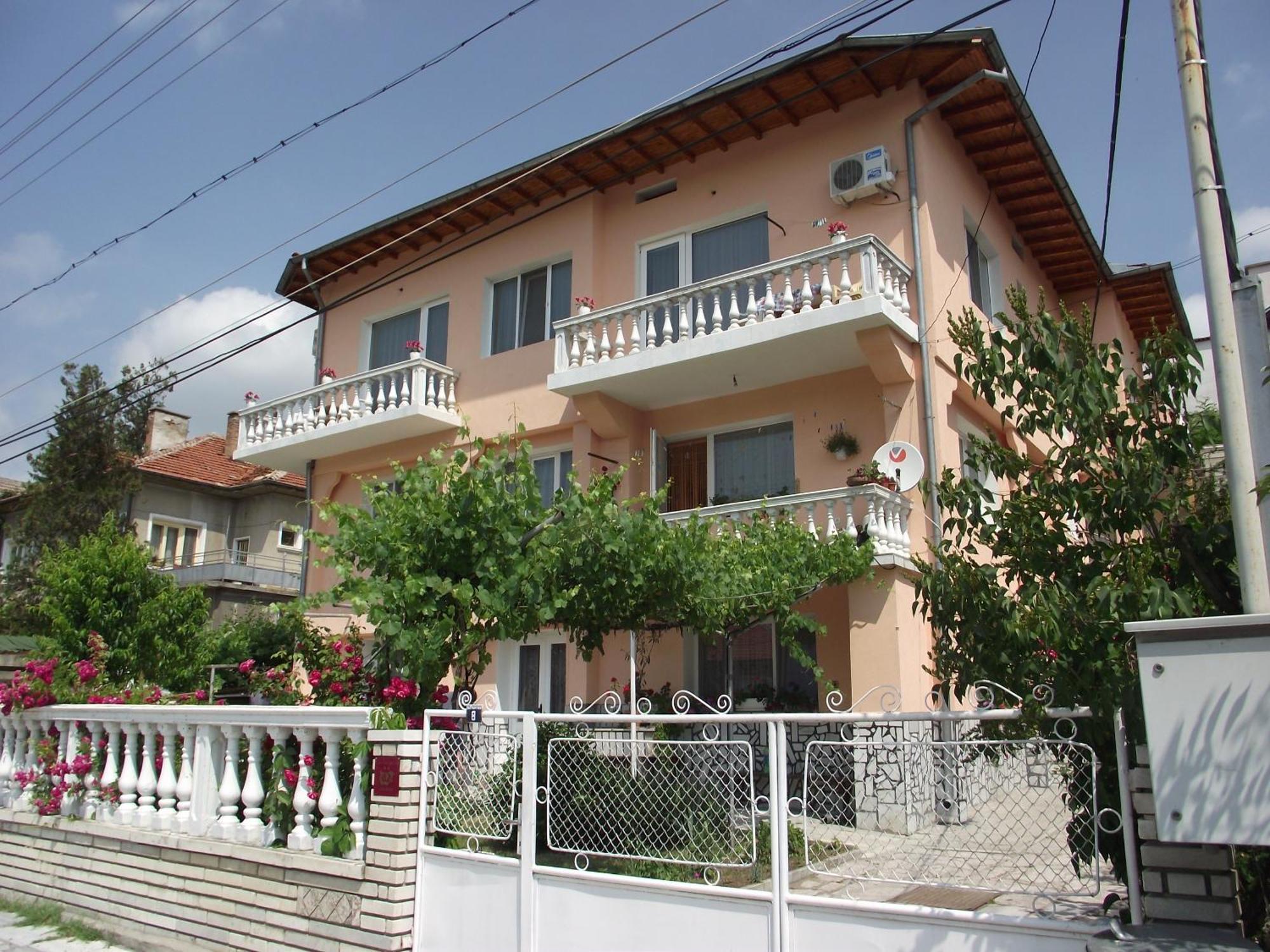 Family Hotel Velevi Velingrad Exterior photo