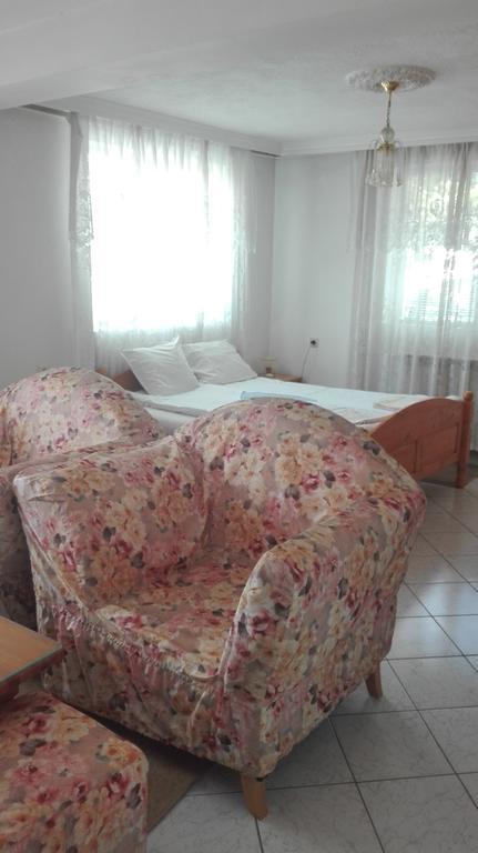 Family Hotel Velevi Velingrad Exterior photo